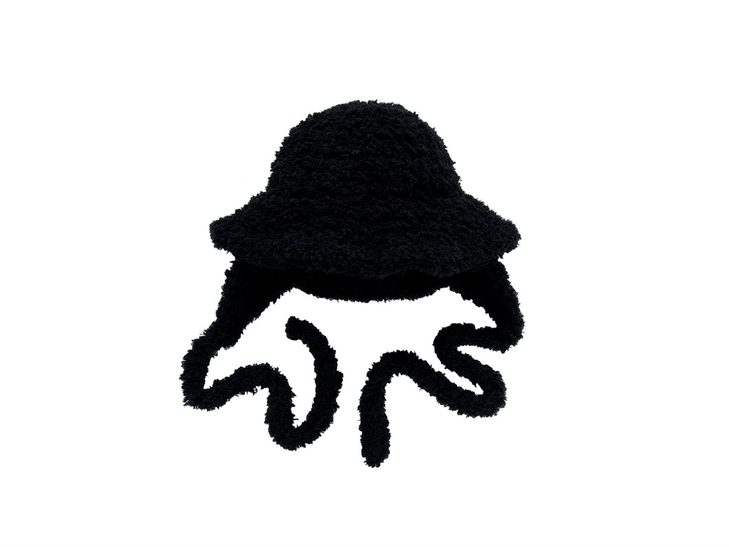 BLACK PLUSH BUCKET HAT