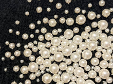 Load image into Gallery viewer, PERLA PILLBOX HAT
